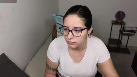 Moon Woman online show from 04-27-26, 03:15