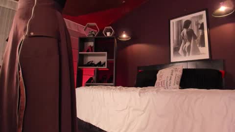 Snapshot of moony_14 chatting on 03-06-26, 12:23 Michelle online show from 03-06-26, 12:23