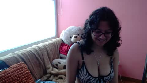 Snapshot of mora_haze chatting on 12-02-24, 06:54 Mora Haze 3 online show from 12-02-24, 06:54