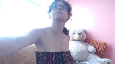 Snapshot of mora_haze chatting on 12-14-24, 02:31 Mora Haze 3 online show from 12-14-24, 02:31