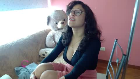 Snapshot of mora_haze chatting on 12-16-24, 07:43 Mora Haze 3 online show from 12-16-24, 07:43