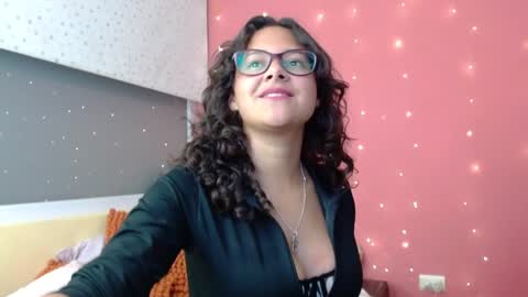 Snapshot of mora_haze chatting on 01-04-25, 12:16 Mora Haze 3 online show from 01-04-25, 12:16