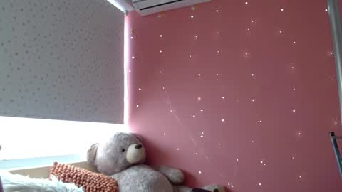 Snapshot of mora_haze chatting on 01-04-25, 05:37 Mora Haze 3 online show from 01-04-25, 05:37