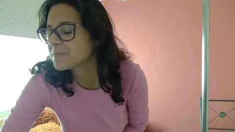 Snapshot of mora_haze chatting on 01-15-25, 07:34 Mora Haze 3 online show from 01-15-25, 07:34