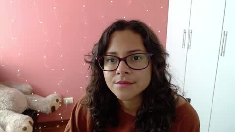 Snapshot of mora_haze chatting on 01-25-25, 06:57 Mora Haze 3 online show from 01-25-25, 06:57