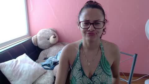 Snapshot of mora_haze chatting on 02-03-25, 07:10 Mora Haze 3 online show from 02-03-25, 07:10