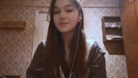 Lea online show from 12-18-25, 01:17