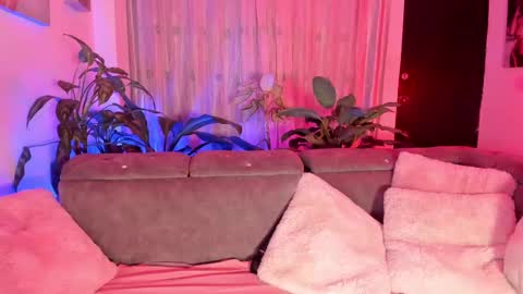 Snapshot of moradaniels chatting on 03-09-25, 09:35   online show from 03-09-25, 09:35