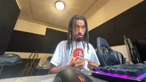 Diego online show from 04-22-26, 05:25