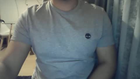 Snapshot of morenolatin19 chatting on 03-01-25, 09:04 Jos Luis online show from 03-01-25, 09:04