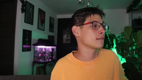   online show from 02-07-25, 01:04