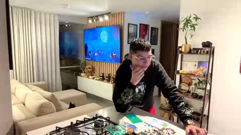   online show from 10-29-25, 12:24