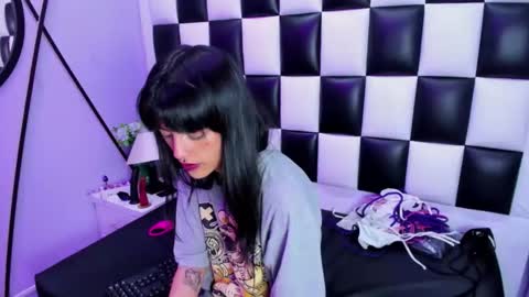 morganasmit_ online show from 12-18-25, 03:40