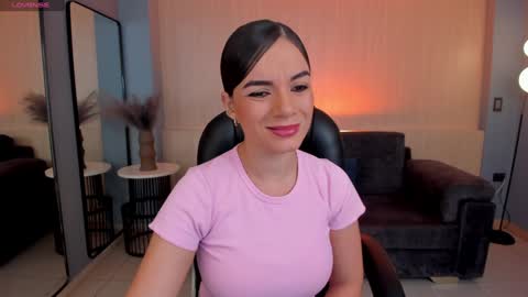 Snapshot of morganhicks chatting on 01-24-25, 07:18 Morgan Hicks online show from 01-24-25, 07:18