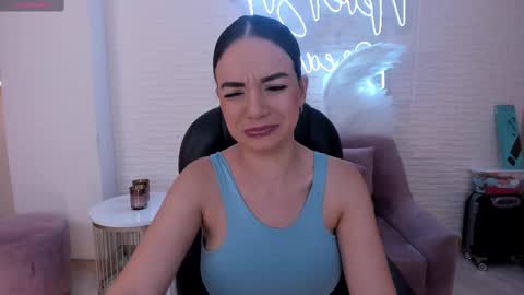 Snapshot of morganhicks chatting on 02-10-25, 06:45 Morgan Hicks online show from 02-10-25, 06:45