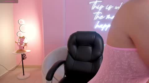 Snapshot of morganhicks chatting on 02-19-25, 05:49 Morgan Hicks online show from 02-19-25, 05:49