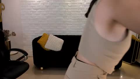 Snapshot of morganhicks chatting on 11-02-25, 05:15 Morgan Hicks online show from 11-02-25, 05:15