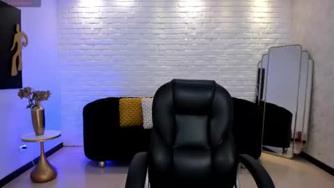 Snapshot of morganhicks chatting on 11-05-25, 07:03 Morgan Hicks online show from 11-05-25, 07:03