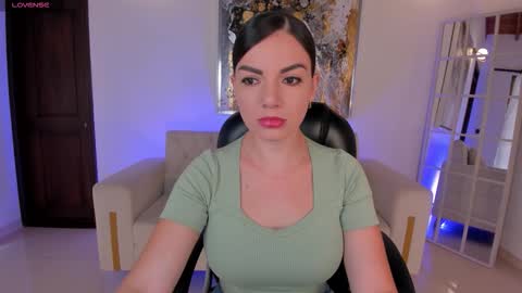 Snapshot of morganhicks chatting on 11-25-25, 07:47 Morgan Hicks online show from 11-25-25, 07:47