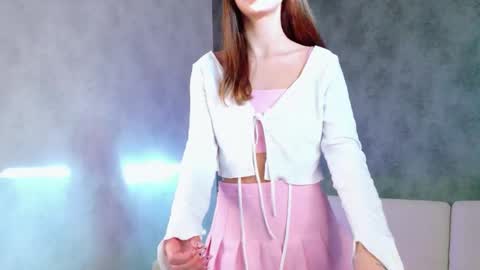 Snapshot of morninbunny_ chatting on 06-03-26, 03:20 Emilia online show from 06-03-26, 03:20
