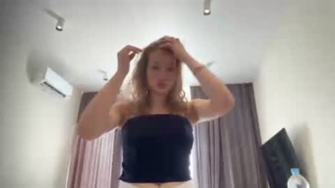 Snapshot of morningshy chatting on 08-09-26, 02:00 Christina online show from 08-09-26, 02:00