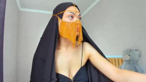 Medina online show from 05-11-26, 07:47