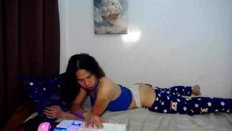 Snapshot of morrislivecumshow chatting on 05-12-26, 10:56 Morris online show from 05-12-26, 10:56