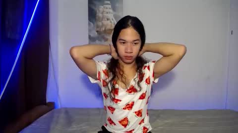 Snapshot of morrislivecumshow chatting on 05-18-26, 03:35 Morris online show from 05-18-26, 03:35