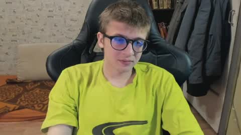 Snapshot of mortywithlove chatting on 05-16-26, 02:49 Morty online show from 05-16-26, 02:49