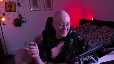 Snapshot of mossprince chatting on 11-08-25, 11:14 Cernos online show from 11-08-25, 11:14