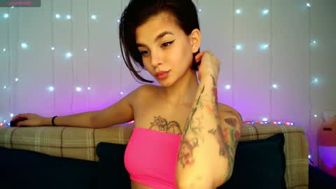 Snapshot of moto_ponchik chatting on 02-03-25, 11:42 Kris online show from 02-03-25, 11:42