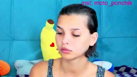 Snapshot of moto_ponchik chatting on 06-21-26, 06:16 Kris online show from 06-21-26, 06:16