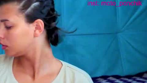 Snapshot of moto_ponchik chatting on 07-20-26, 06:28 Kris online show from 07-20-26, 06:28