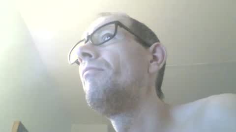 Snapshot of moviem1978 chatting on 02-12-25, 08:38 Frederik online show from 02-12-25, 08:38