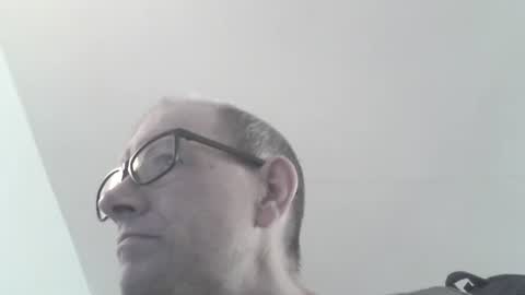 Snapshot of moviem1978 chatting on 03-20-26, 09:47 Frederik online show from 03-20-26, 09:47