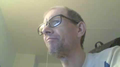 Snapshot of moviem1978 chatting on 06-06-26, 06:56 Frederik online show from 06-06-26, 06:56