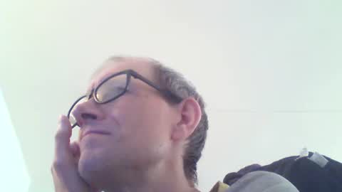 Snapshot of moviem1978 chatting on 06-09-26, 05:13 Frederik online show from 06-09-26, 05:13