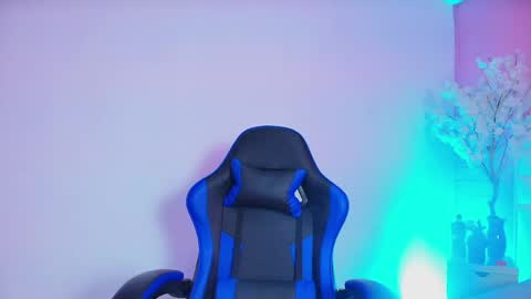 moxa hot online show from 04-25-26, 03:20