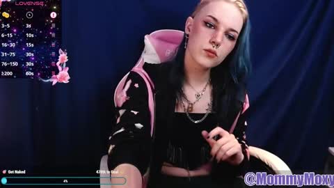 Snapshot of moxynverve chatting on 05-24-26, 06:02 Moxy online show from 05-24-26, 06:02