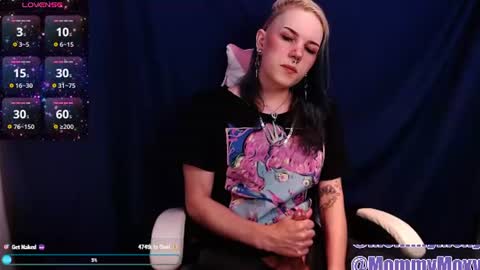 Snapshot of moxynverve chatting on 06-19-26, 06:12 Moxy online show from 06-19-26, 06:12