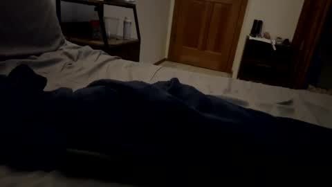 Sequoia-Cocked Hombre de Sur online show from 11-30-25, 01:48