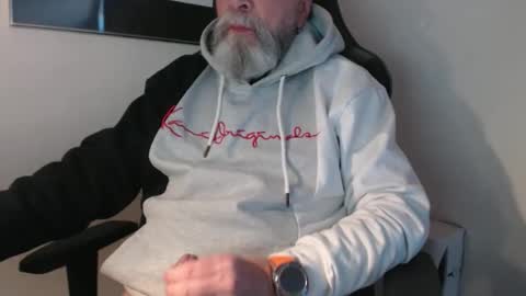 mr_boombastic2021 online show from 11-21-25, 11:20