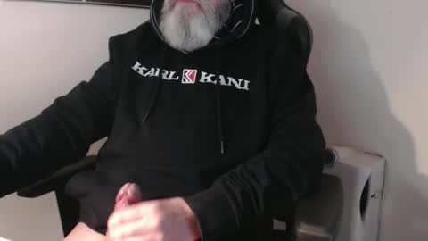 mr_boombastic2021 online show from 12-18-25, 10:32