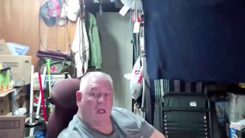 Snapshot of mr_canoe_licker_69 chatting on 12-17-24, 07:59 mr_canoe_licker_69 online show from 12-17-24, 07:59