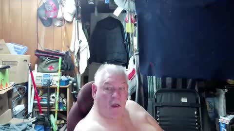 Snapshot of mr_canoe_licker_69 chatting on 12-31-24, 12:25 mr_canoe_licker_69 online show from 12-31-24, 12:25