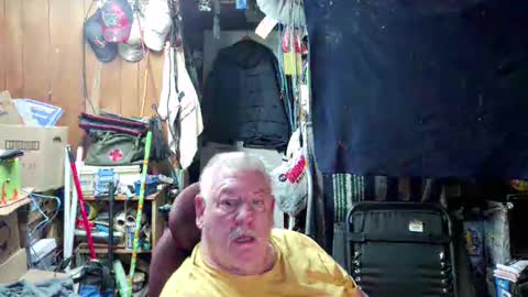 Snapshot of mr_canoe_licker_69 chatting on 01-01-25, 12:55 mr_canoe_licker_69 online show from 01-01-25, 12:55
