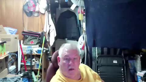 Snapshot of mr_canoe_licker_69 chatting on 01-01-25, 08:58 mr_canoe_licker_69 online show from 01-01-25, 08:58