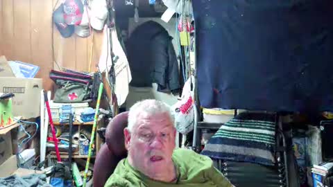 Snapshot of mr_canoe_licker_69 chatting on 01-02-25, 08:35 mr_canoe_licker_69 online show from 01-02-25, 08:35