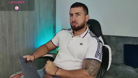 Snapshot of mr_david_cox chatting on 02-09-25, 02:07 David online show from 02-09-25, 02:07