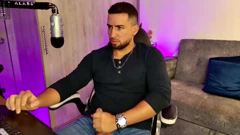 Snapshot of mr_david_cox chatting on 02-15-25, 01:05 David online show from 02-15-25, 01:05